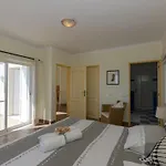 With Beautiful Sea Views, Pool & Spacious Gardens & Great For Remote Work فيلة