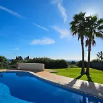 فيلة With Beautiful Sea Views, Pool & Spacious Gardens & Great For Remote Work *