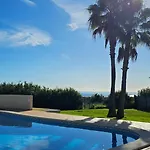 فيلة With Beautiful Sea Views, Pool & Spacious Gardens & Great For Remote Work فيريغودو