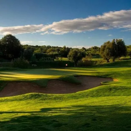 Βίλα With Beautiful Views & Spacious Garden