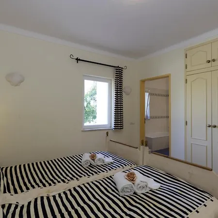 Villa Family Friendly Sea View With Pool And Garden Sleeps 8 Adults And 2 Children