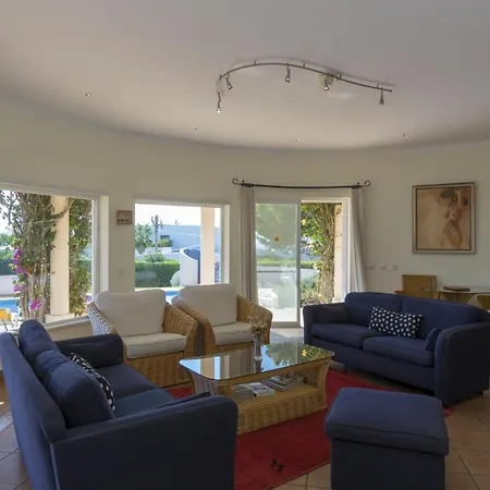 Family Friendly Sea View With Pool And Garden Sleeps 8 Adults And 2 Children