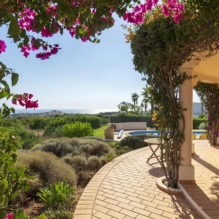 Family Friendly Sea View With Pool And Garden Sleeps 8 Adults And 2 Children * フェラグド