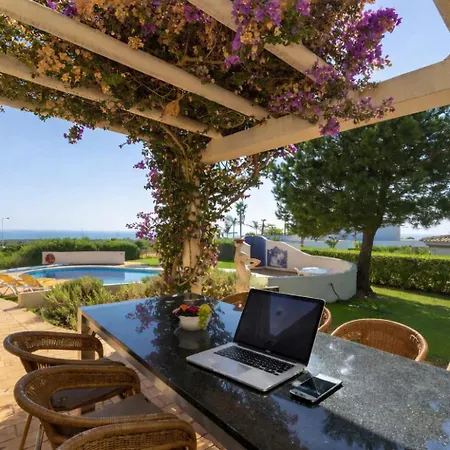 فيلة With Beautiful Sea Views, Pool & Spacious Gardens & Great For Remote Work