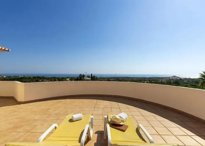 Villa With Beautiful Sea Views, Pool & Spacious Gardens & Great For Remote Work Villa Ferragudo