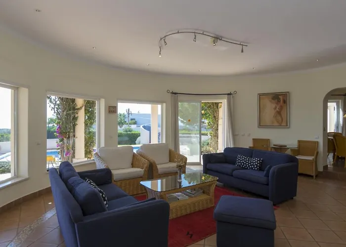 Villa With Beautiful Sea Views, Pool & Spacious Gardens & Great For Remote Work