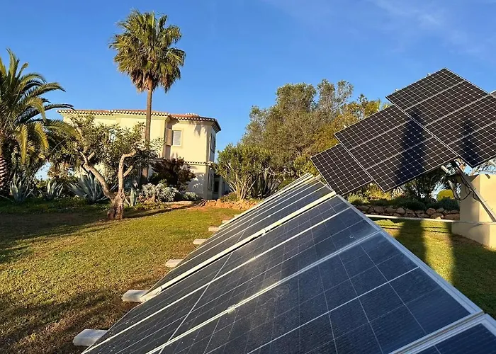 With Beautiful Views & Spacious Garden Ferragudo (Faro)