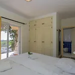 Villa With Beautiful Sea Views, Pool & Spacious Gardens & Great For Remote Work Ferragudo (Faro)