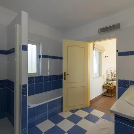 Family Friendly Sea View With Pool And Garden Sleeps 8 Adults And 2 Children