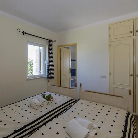 Family Friendly Sea View With Pool And Garden Sleeps 8 Adults And 2 Children Villa