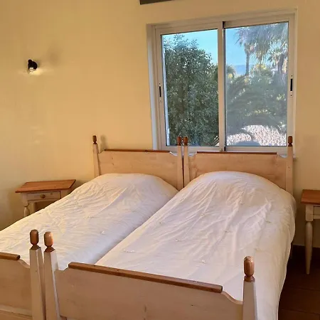 Family Friendly Sea View With Pool And Garden Sleeps 8 Adults And 2 Children *