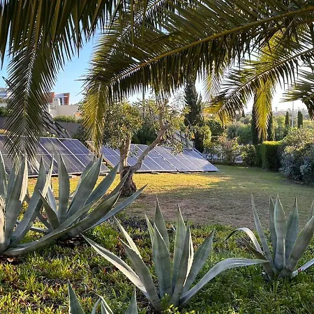 With Beautiful Views & Spacious Garden Villa Ferragudo (Faro)