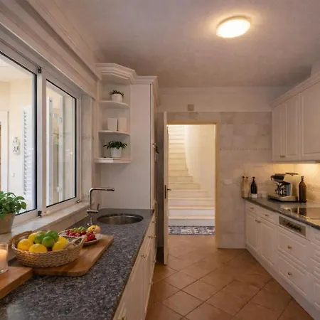 Family Friendly Sea View With Pool And Garden Sleeps 8 Adults And 2 Children * Ferragudo (Faro)