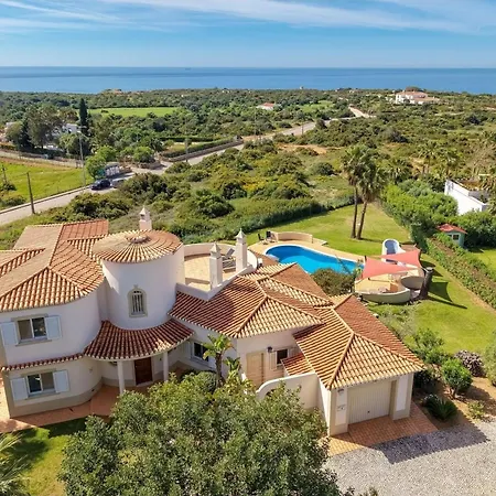 Family Friendly Sea View With Pool And Garden Sleeps 8 Adults And 2 Children * Ferragudo (Faro)