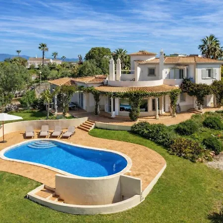 Family Friendly Sea View With Pool And Garden Sleeps 8 Adults And 2 Children Villa *