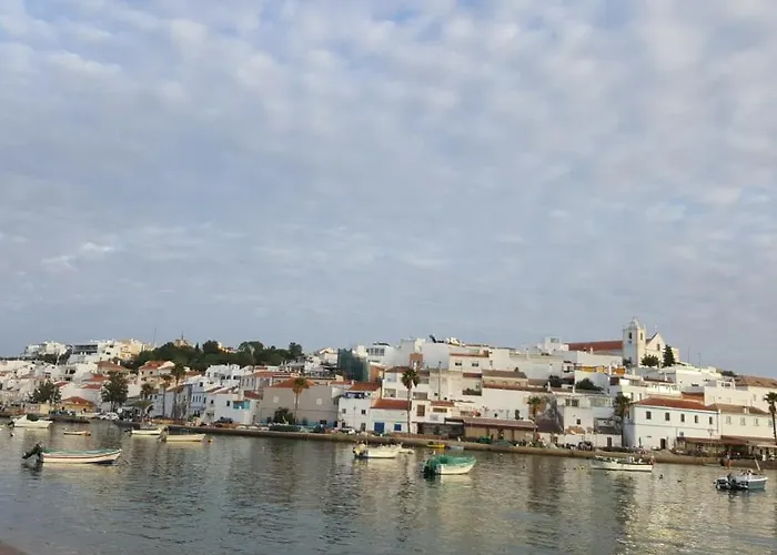 With Beautiful Views & Spacious Garden * Ferragudo (Faro)