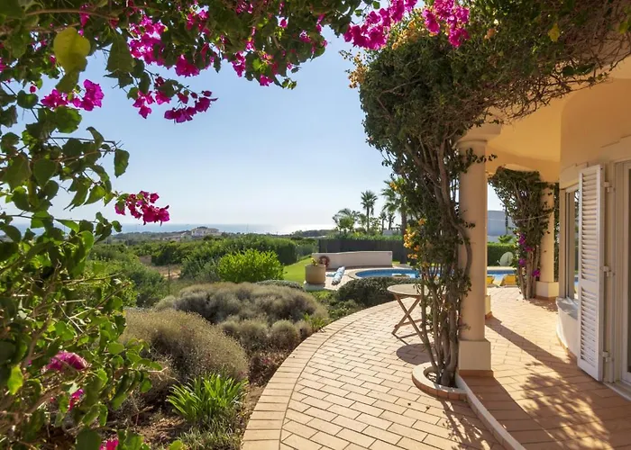 Villa With Beautiful Sea Views, Pool & Spacious Gardens & Great For Remote Work * Ferragudo (Faro)