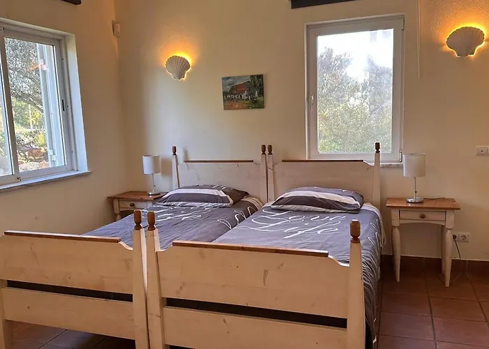 With Beautiful Views & Spacious Garden Villa Ferragudo (Faro)