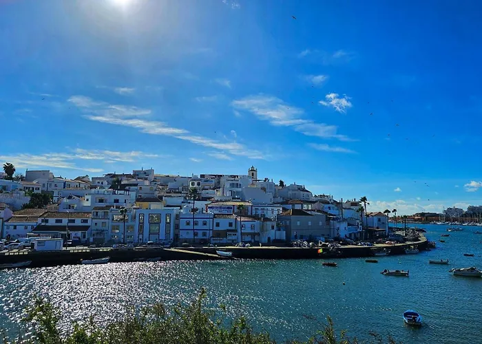 Villa Villa With Beautiful Sea Views, Pool & Spacious Gardens & Great For Remote Work Ferragudo (Faro)