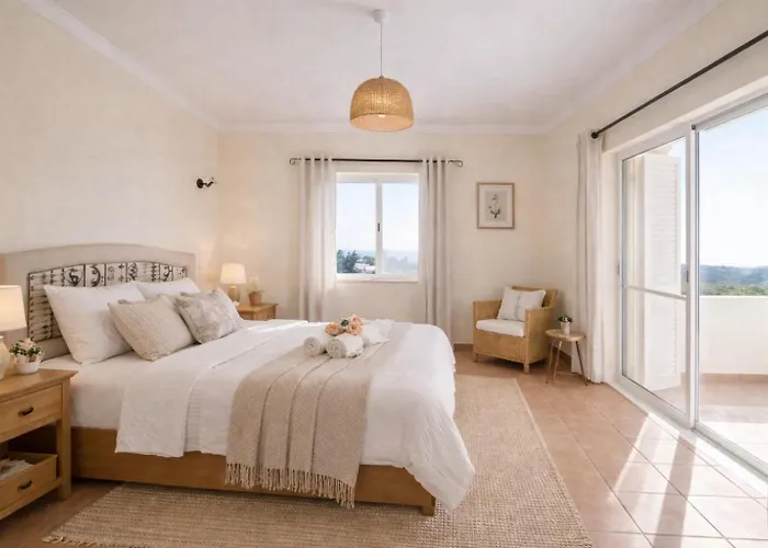 Villa With Beautiful Sea Views, Pool & Spacious Gardens & Great For Remote Work * Ferragudo (Faro)