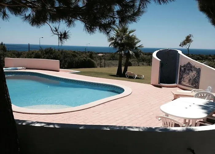 Villa Villa With Beautiful Sea Views, Pool & Spacious Gardens & Great For Remote Work