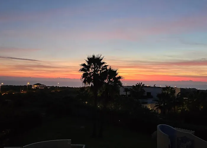 Villa Villa With Beautiful Sea Views, Pool & Spacious Gardens & Great For Remote Work Ferragudo (Faro)