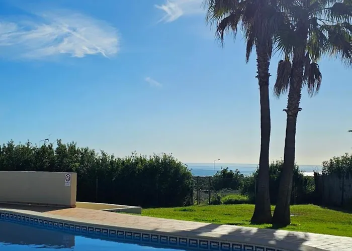 Villa Villa With Beautiful Sea Views, Pool & Spacious Gardens & Great For Remote Work Ferragudo (Faro)