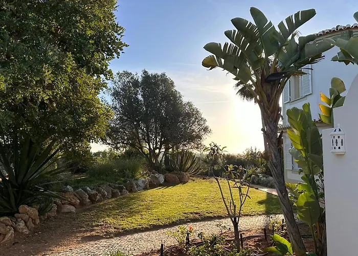 Villa With Beautiful Sea Views, Pool & Spacious Gardens & Great For Remote Work